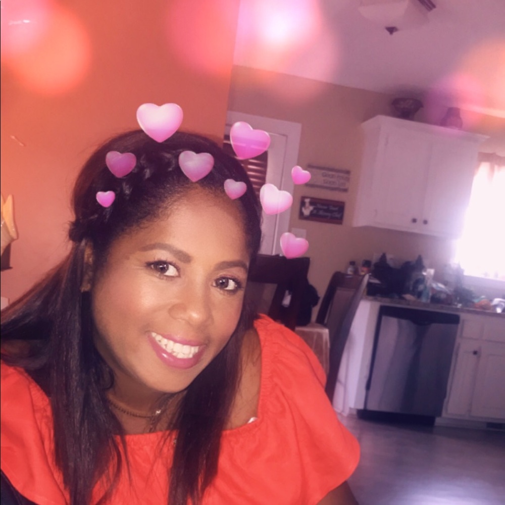 Meet your Posher, Yadira